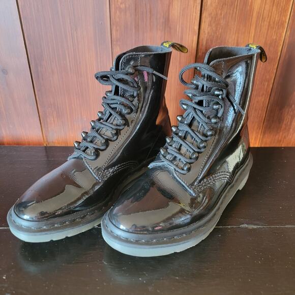 Dr. Martens Pascal Studded 1460 Black Patent Leather Boots Women 7 Combat Boots - Picture 1 of 15